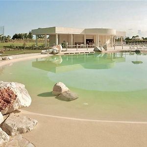 Creative Design House Golf & Spa